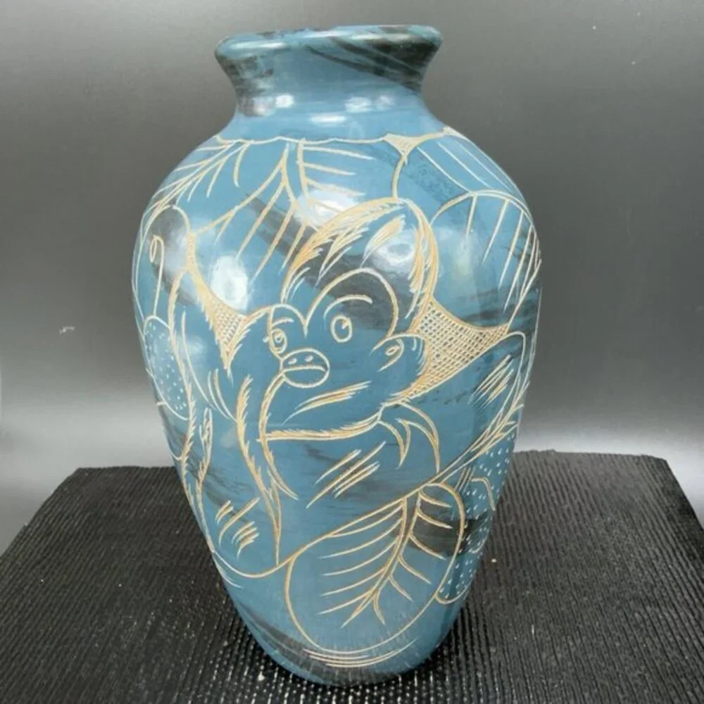 Nicaragua Hand Made Etched Vase‎ Vessel Signed Luis Potosme Guicho Hand Crafted